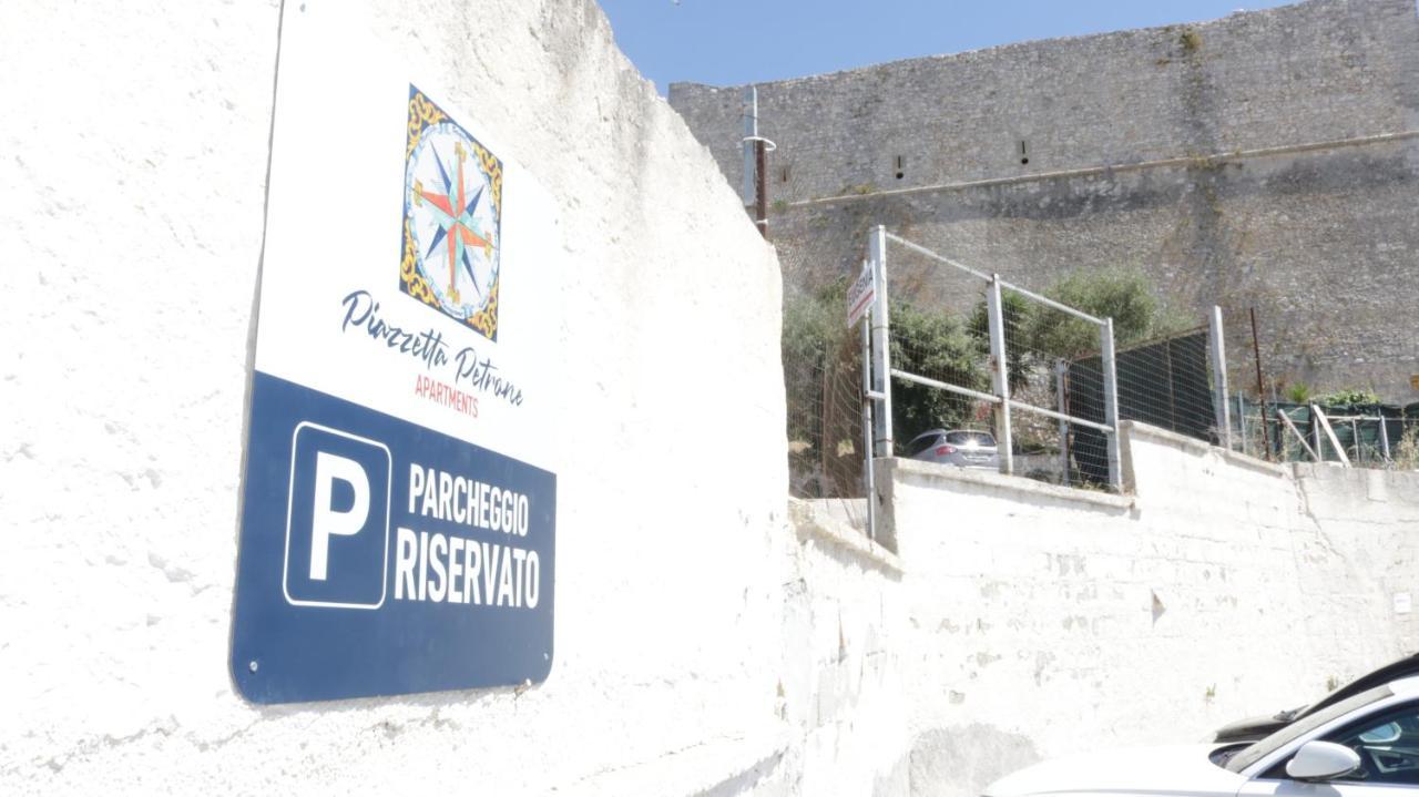 Piazzetta Petrone Apartments + Parking Vieste Zewnętrze zdjęcie